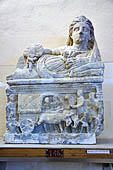 Volterra. La grandiosa serie di urne cinerarie del Museo Etrusco Guarnacci.